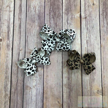 Load image into Gallery viewer, Wee Ones Leopard Hairbow Clip