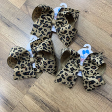 Load image into Gallery viewer, Wee Ones Leopard Hairbow Clip